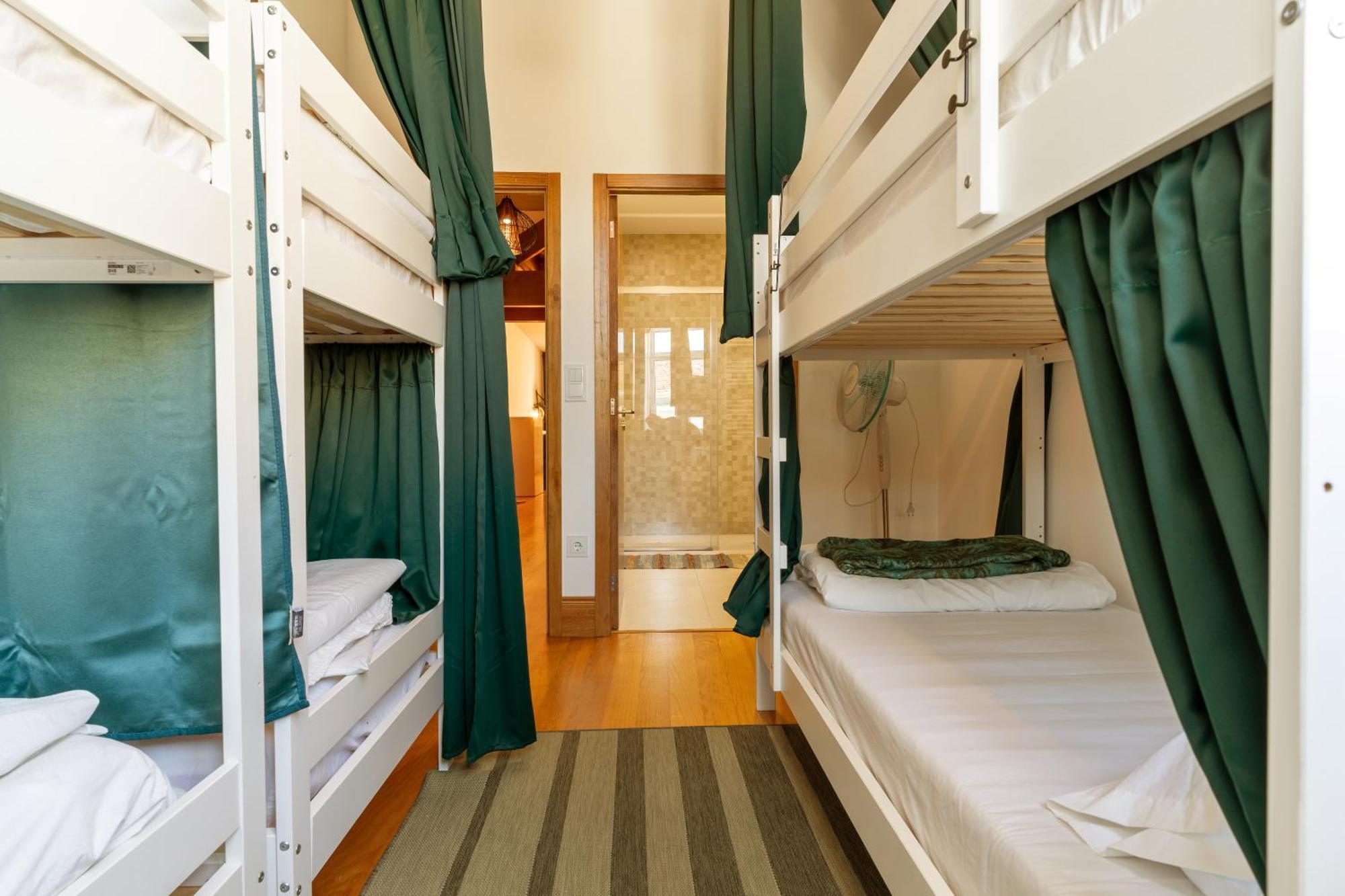 Cozy Nest Hostel Porto Exterior photo