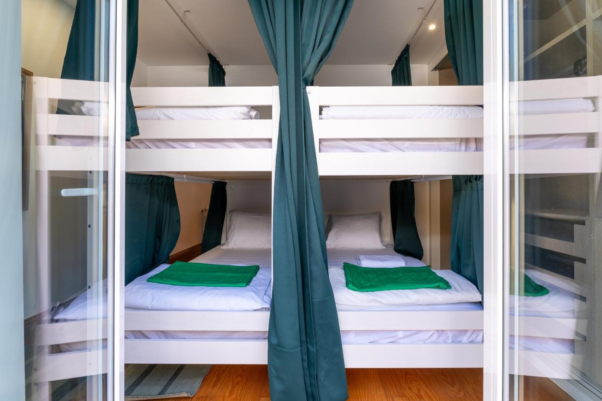 Cozy Nest Hostel Porto Exterior photo