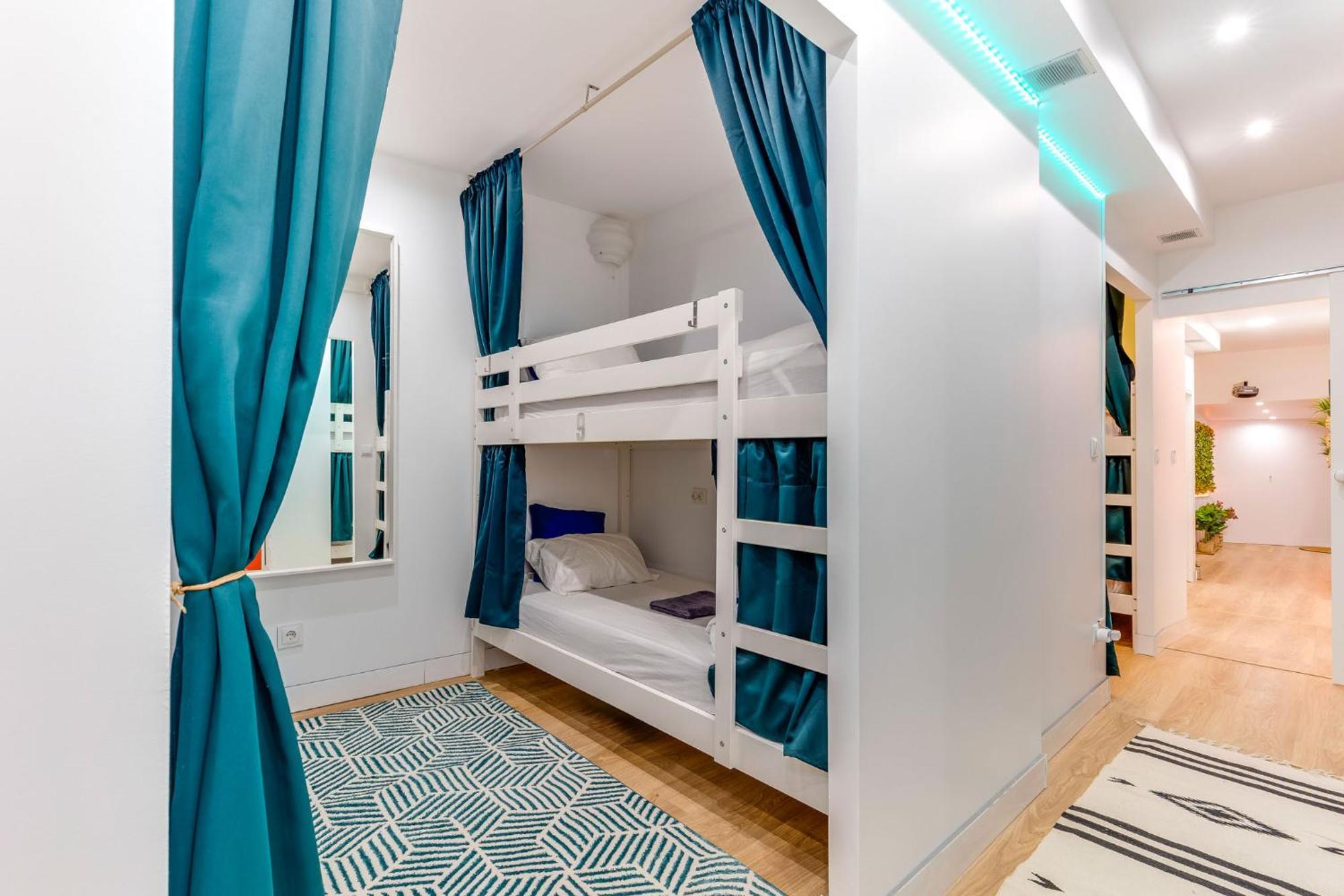 Cozy Nest Hostel Porto Exterior photo